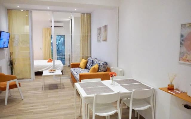 Spacious Peaceful Studio with Garden Patio - photo 2