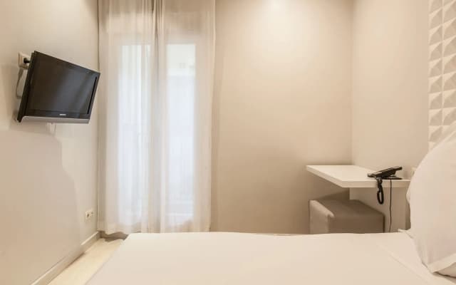 Hotel Chic And Basic - photo 4