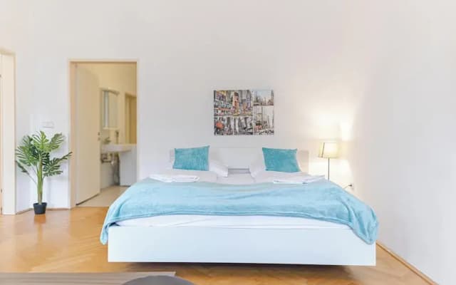 Simple 2 Bedroom Apartment with WiFi - photo 2