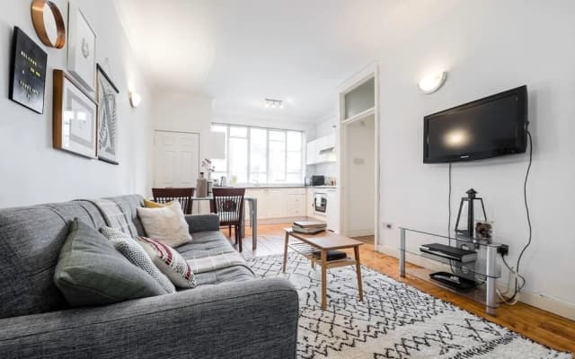 Old Compton Street Apartments - photo 4
