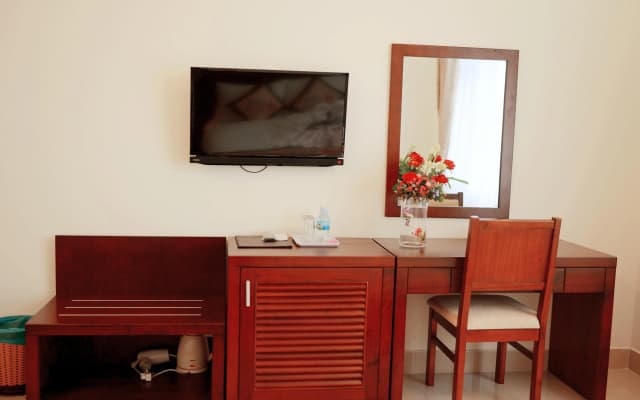 Platinum Beach Hotel - photo 3