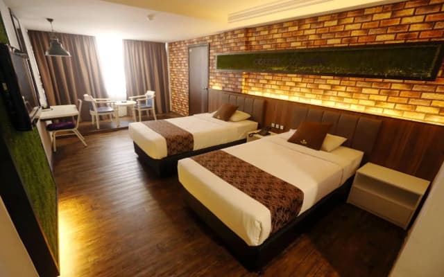 Golden Nasmir Hotel - photo 2