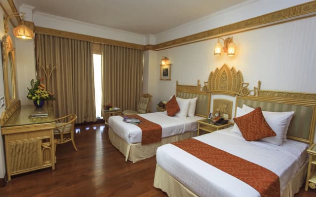 Green Plaza Hotel - photo 4