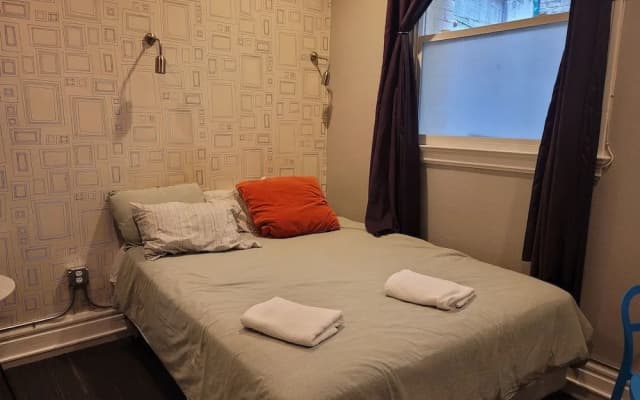 Ansonia Hotel - Hostel - photo 4