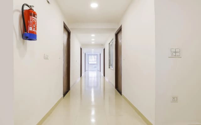Oyo Key Rooms Tilak Nagar - photo 2