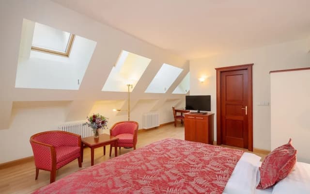 Marks Apart Hotel - photo 3