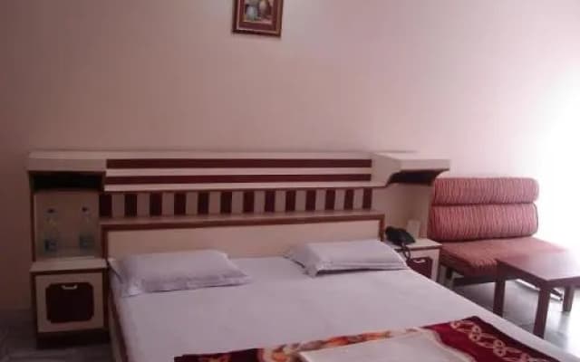 Pamposh Guest House - photo 3