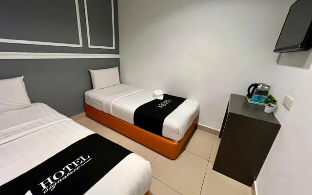 1 Hotel Mahkota Cheras - photo 3