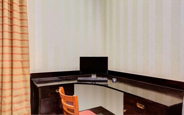 Ramada by Wyndham Jamaica/Queens - photo 3
