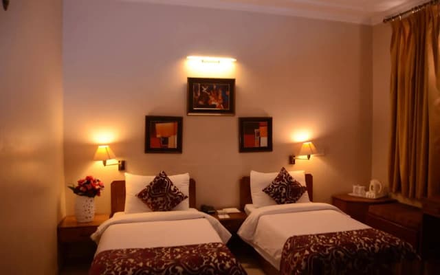 Pals Inn - photo 4