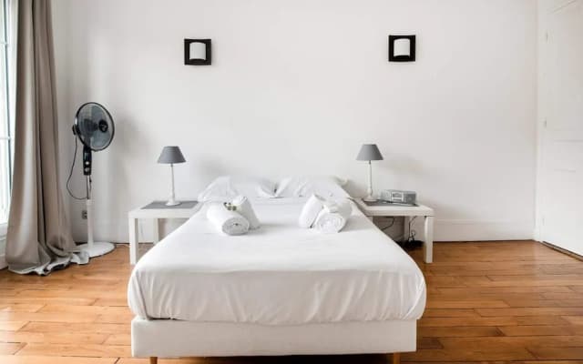 Bright Champerret Apartment Fits 4 in Paris 17th! - photo 3