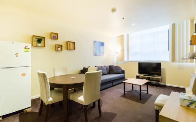 ELIZA, 2BDR Melbourne Apartment - photo 2