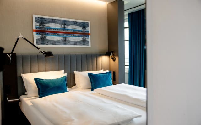 Motel One Berlin-Hauptbahnhof - photo 2