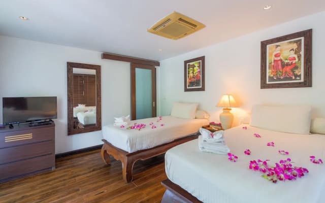 Spectacular Seaview Pool Villa Kalim 6 - photo 5