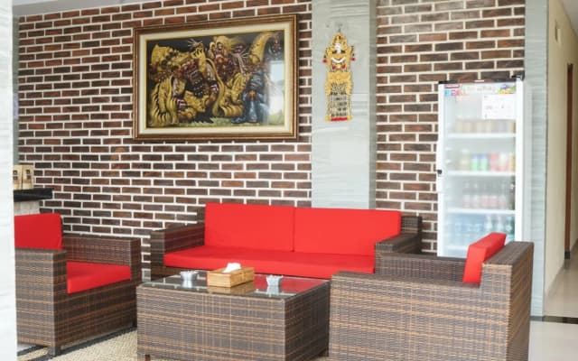 Oka's Guest House - photo 2