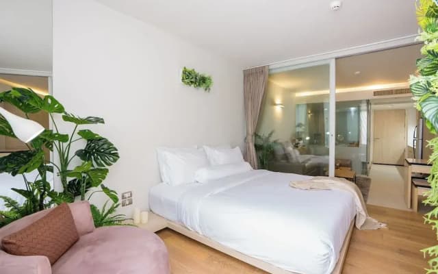 Beachside Chic Coastal Hideaway - photo 4
