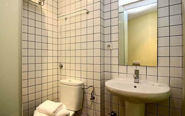 Picasso Apartments - photo 4