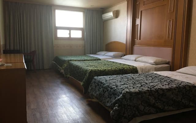 Gogoong Hotel - photo 3