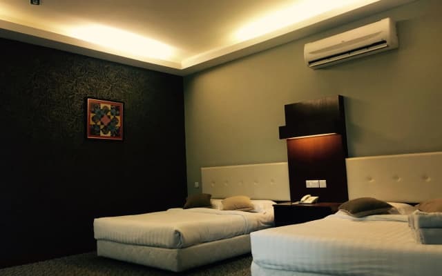 D Eastern Hotel - photo 5
