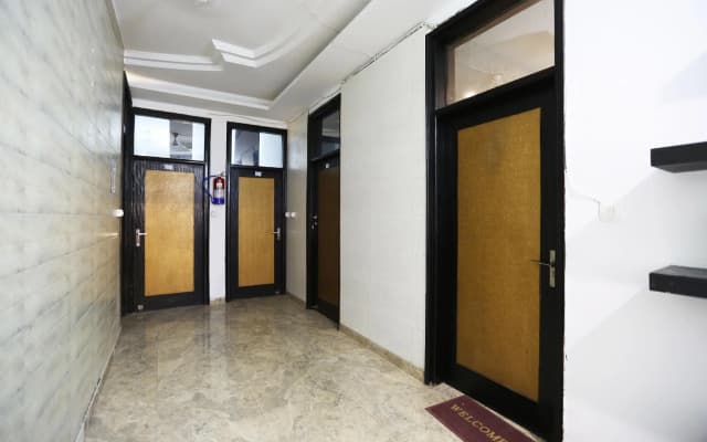 Oyo 8495 Aaa Homes - photo 2
