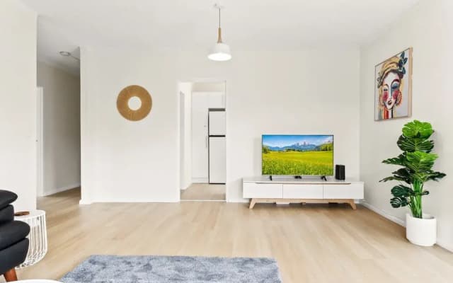 Bright and Convenient Apartment, Close to Shops - photo 5