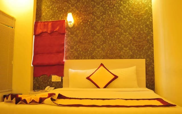 Lee Park Hotel - photo 4