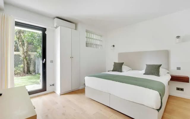 Passy / Eiffel Tower - Amazing 2BR With Garden - photo 4