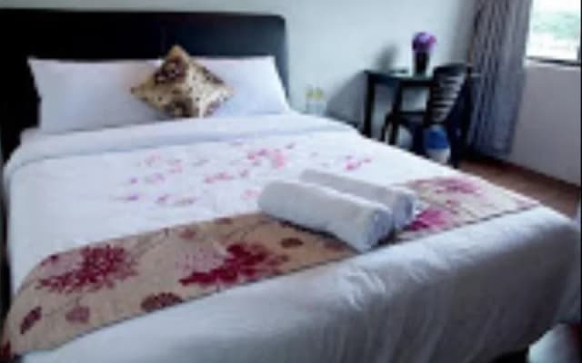 P Motel - photo 3