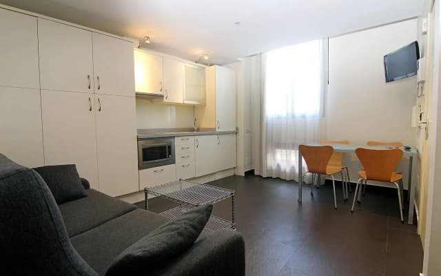 Picasso Apartments - photo 3
