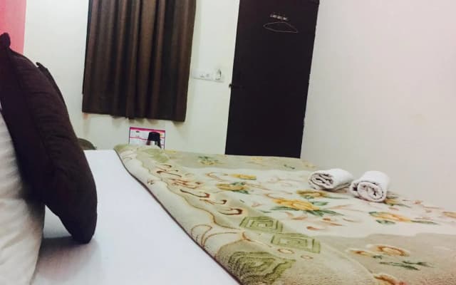 OYO 9148 Hotel Global Inn - photo 3