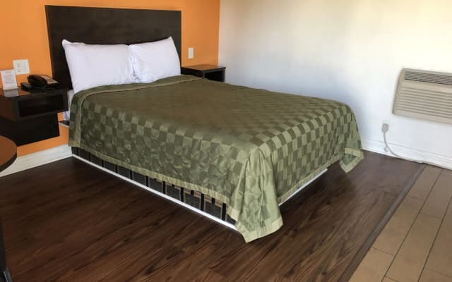 El Rancho Motel - photo 2
