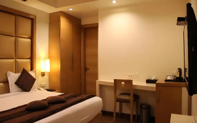 Almondz Hotel - photo 3