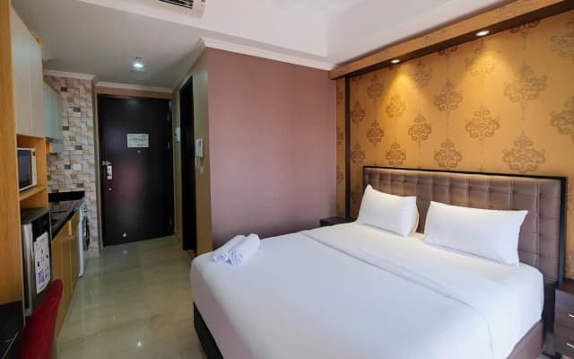 Exquisite Studio Menteng Park Apartment - photo 4