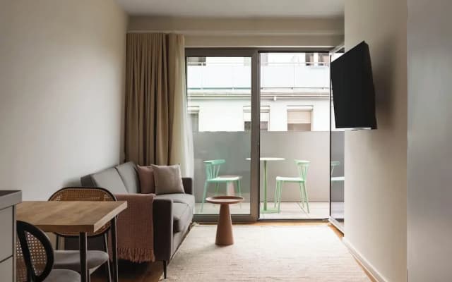 Limehome Vienna Vivenotgasse - photo 3