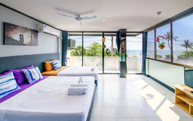 Happy Jomtien - Direct Beach Access, Sea View & Central Location - photo 5