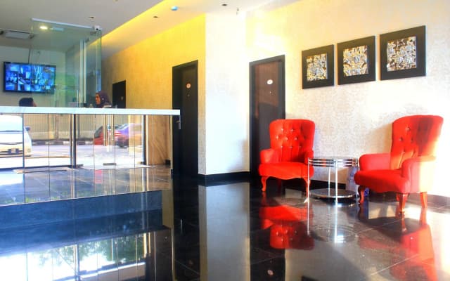 D'Metro Hotel - photo 2