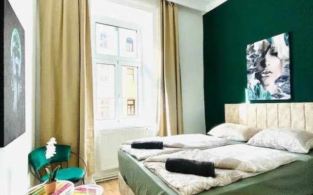 Spacious 8BR Apt with Terrace 16P - photo 5