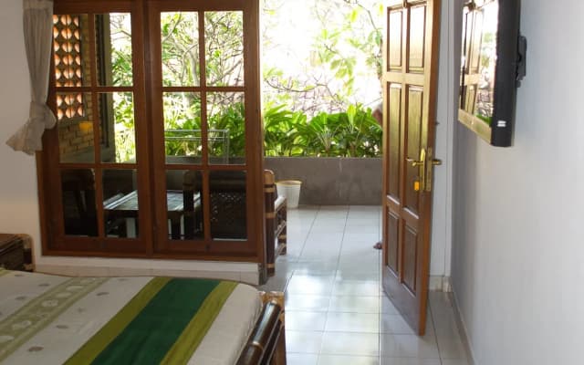 Bunut Garden Bed & Breakfast - photo 2