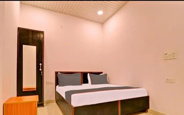 Qotel Hotel Peeragarhi - photo 4