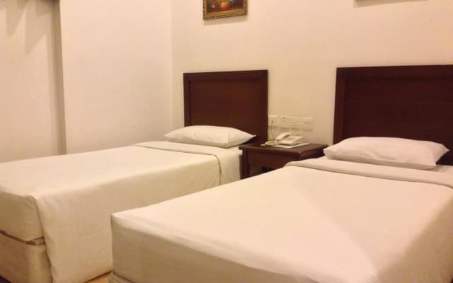 Lai Lai Hotel - photo 4