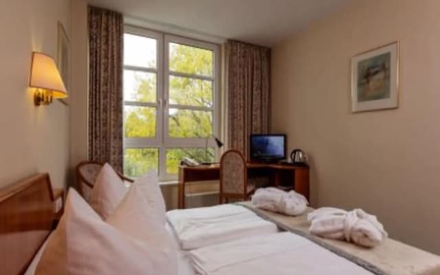 SensCity Hotel Berlin Spandau - photo 3