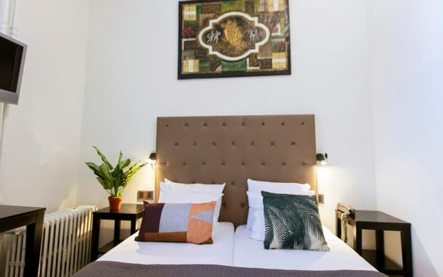 Quentin Museum Square Hotel - photo 5