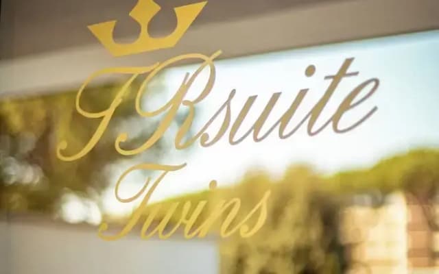 Twins Royal Suite - photo 3