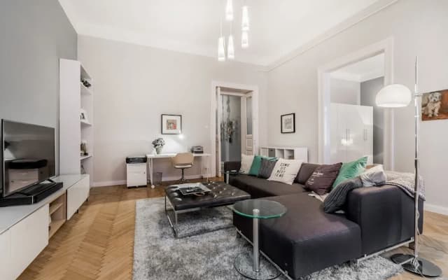 Knights Seven Apartment - photo 3