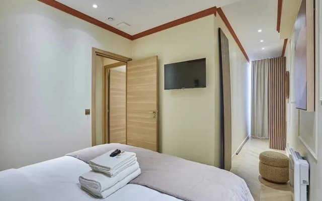 Superb AC Apartment Center of Paris Le Marais - photo 3