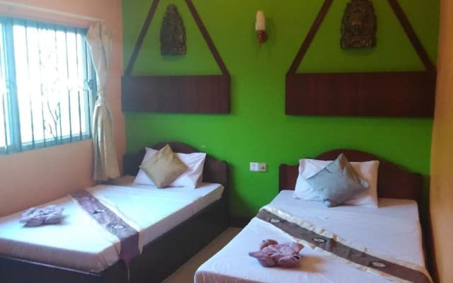 Latinos Hostel - photo 2