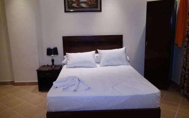 Glorious Hotel - photo 3