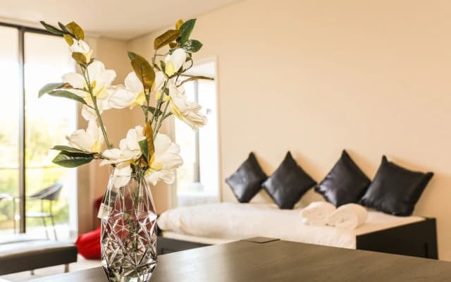 Spacious Apartment at Waitara - photo 3