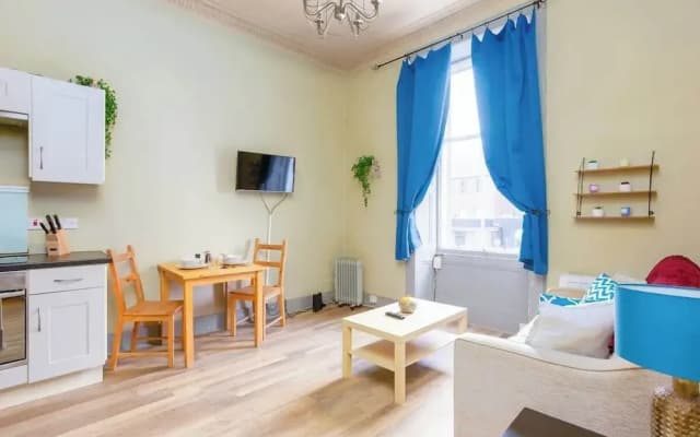 Leith Walk 1 Bedroom Apartment - photo 2