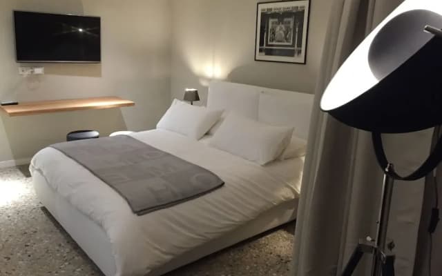 Joseph Apartments - photo 4